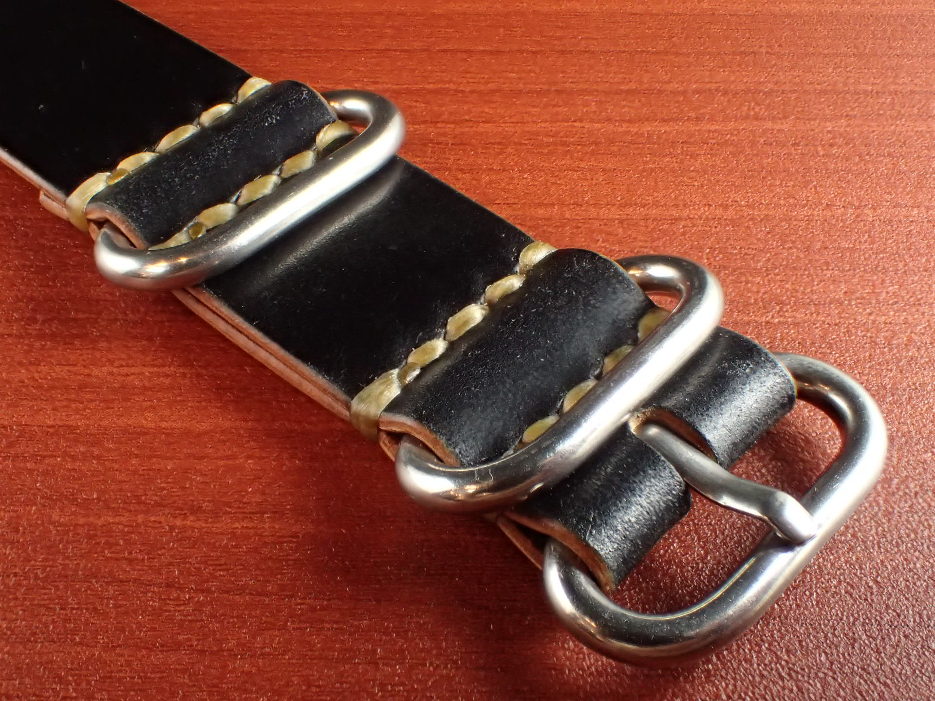 ホーウィン シェルコードバン 引き通し革ベルト ブラック 17～24mm