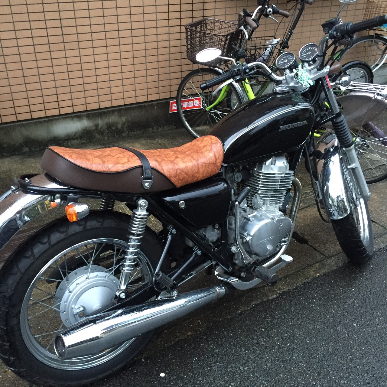 HONDA CB400SS シート張替え