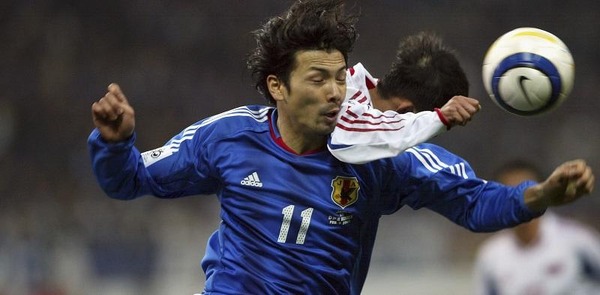 元サッカー日本代表FW鈴木隆行は天然？自身の引退試合、元同僚への