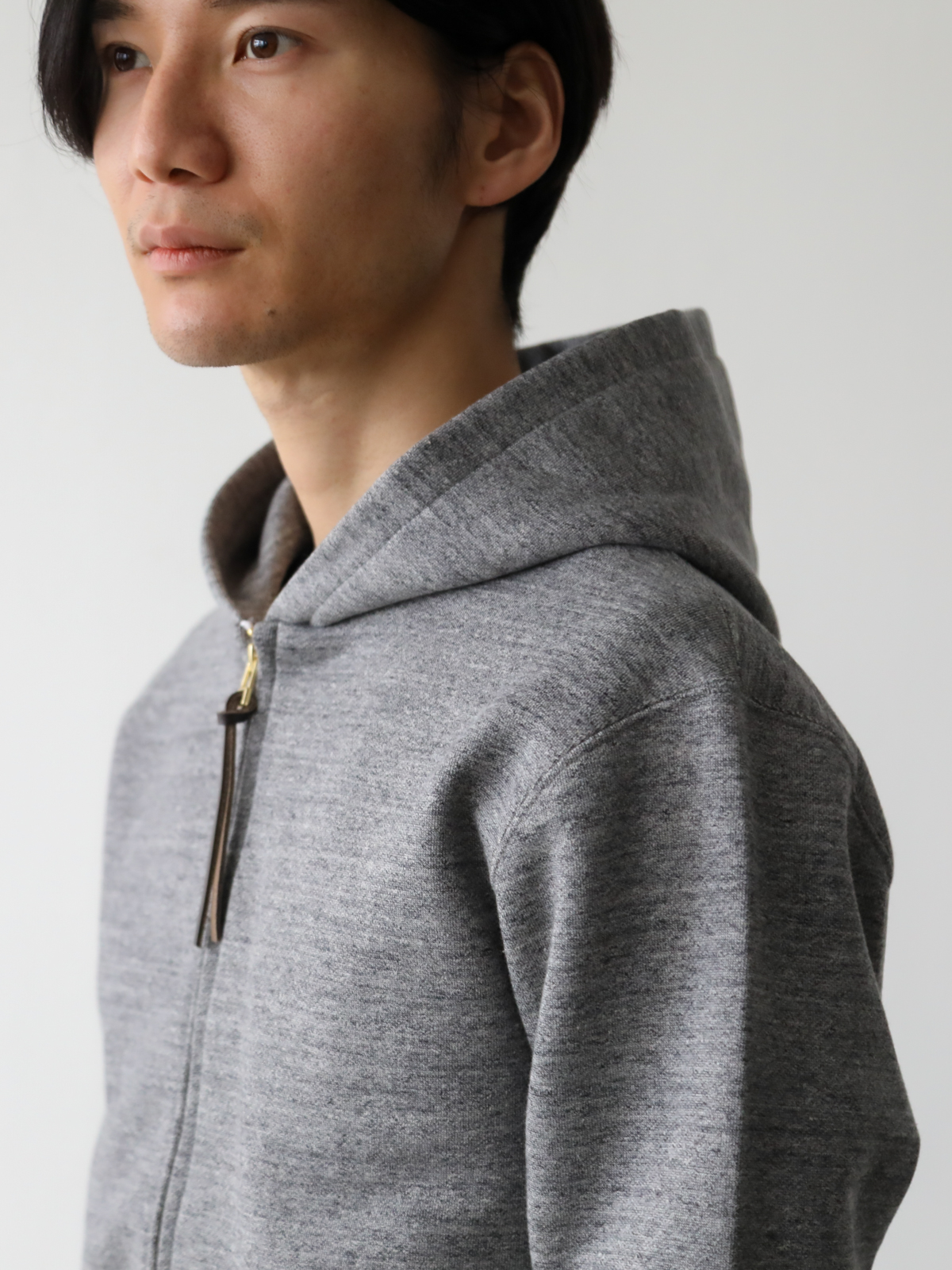 これぞ一生物のパーカー】紳士のための“きれいめ”超高密度パーカー