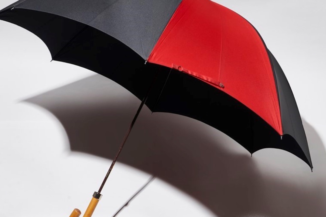 閉じた姿こそ美しい、近代傘の先駆「フォックス・アンブレラ」で