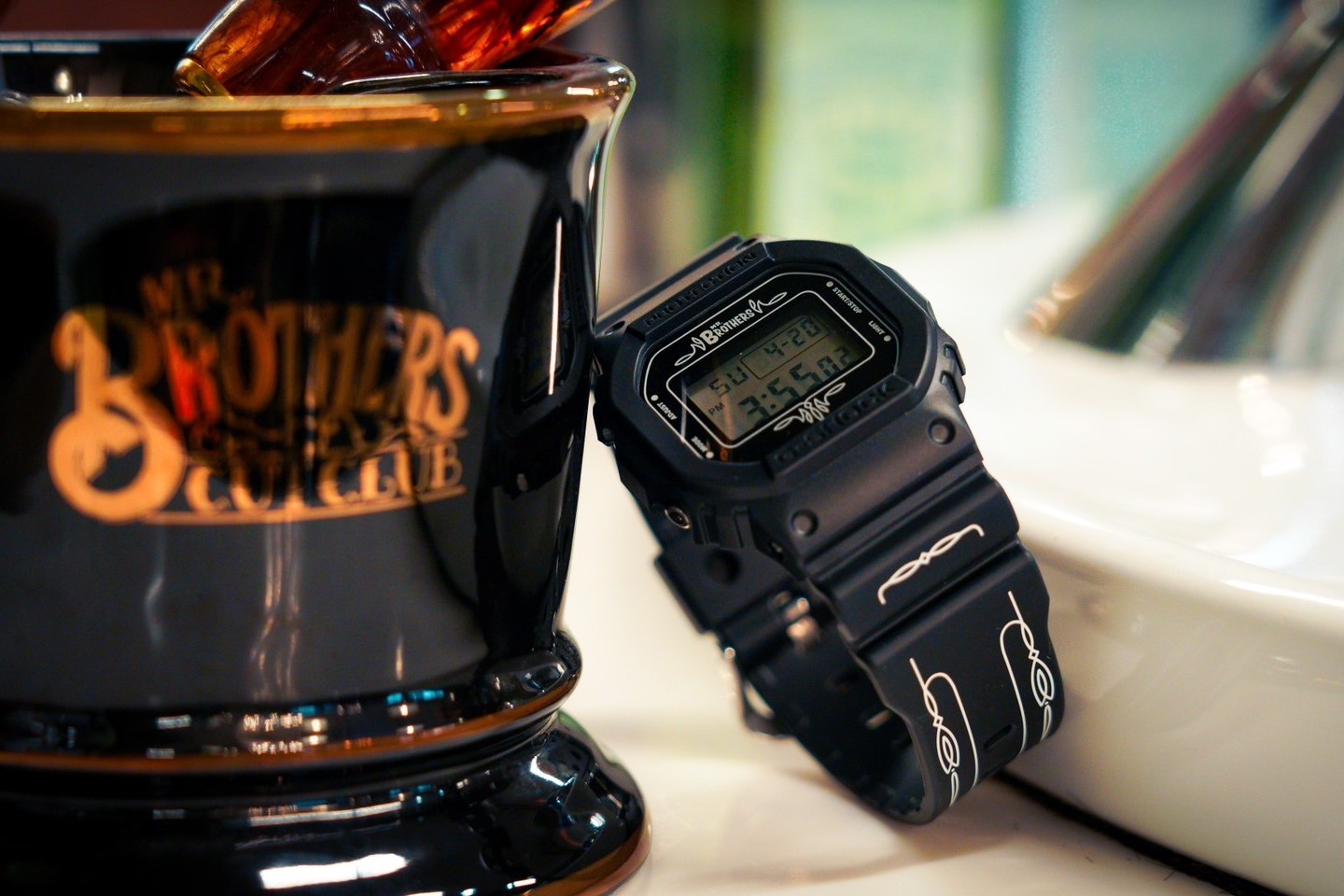 G-SHOCKと人気バーバー「MR.BROTHERS CUT CLUB」が初コラボ！ 10周年