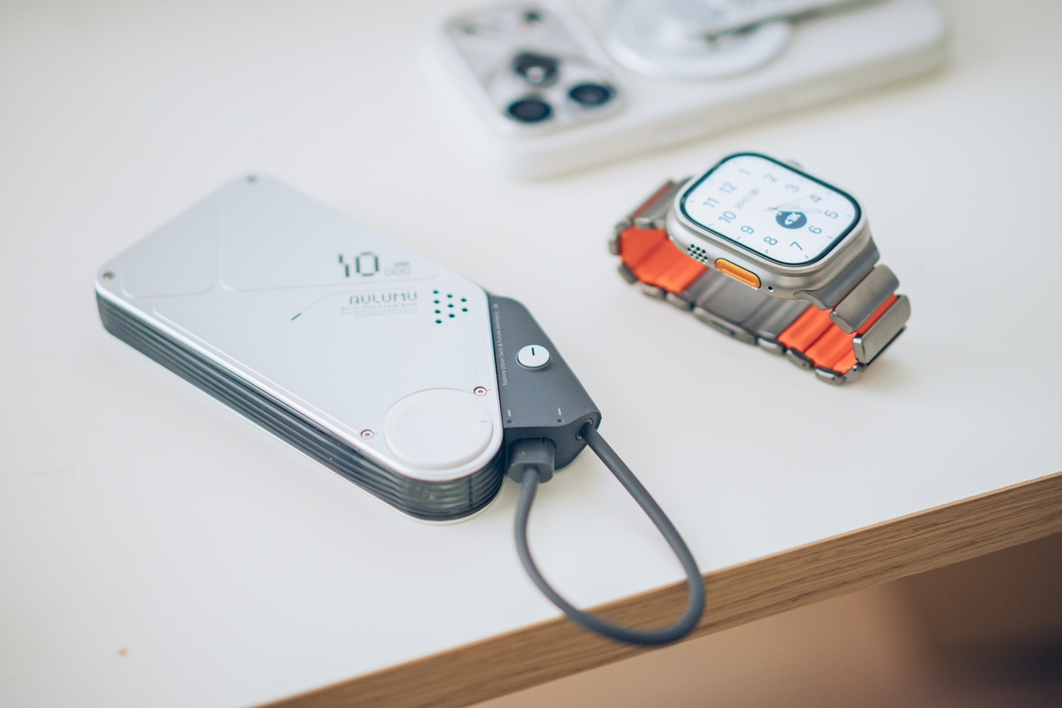 AULUMU M10 レビュー！SFの世界観漂うかっこいいモバイルバッテリー