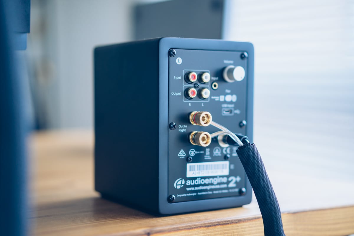 Audioengine A2＋ワイヤレス レビュー！ミニマルデザインの小型PC