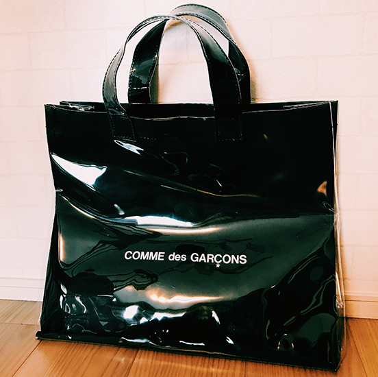 限定発売の”コム デ ギャルソン”PVCトートバッグがとにかく使える