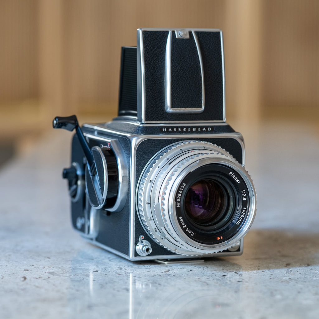 Hasselblad 500C/M (C Planar T* 80mm f/2.8+A12マガジン) – Doppietta