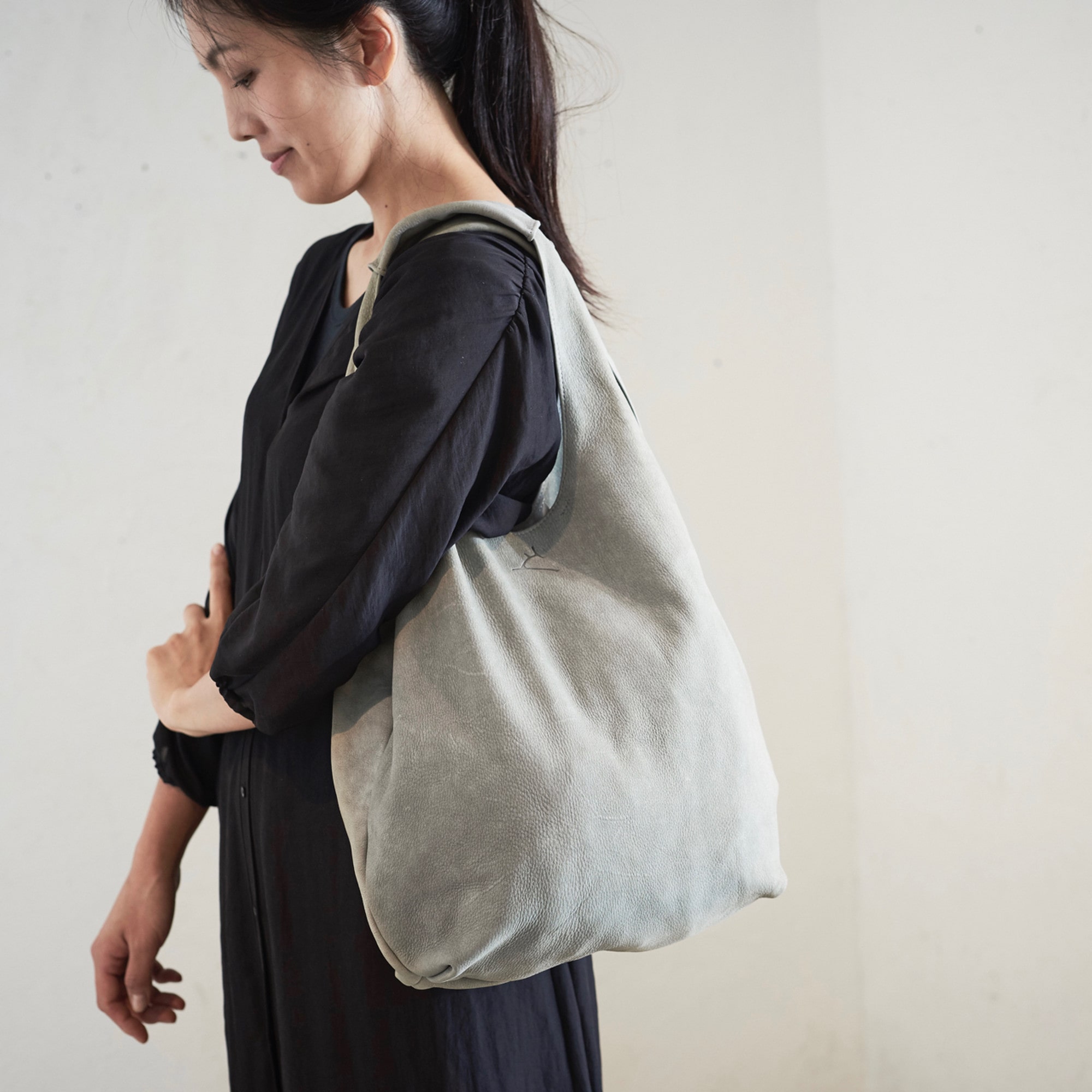 ENISICA（エニシカ） トートバッグ ジビエ鹿革二シカバッグ 雪曇（ゆき