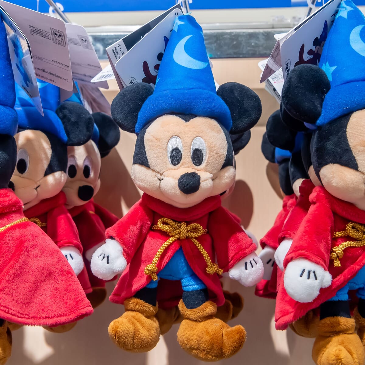 魔法使いの弟子ミッキーデザインのグッズも！銀座三越「Disney THE