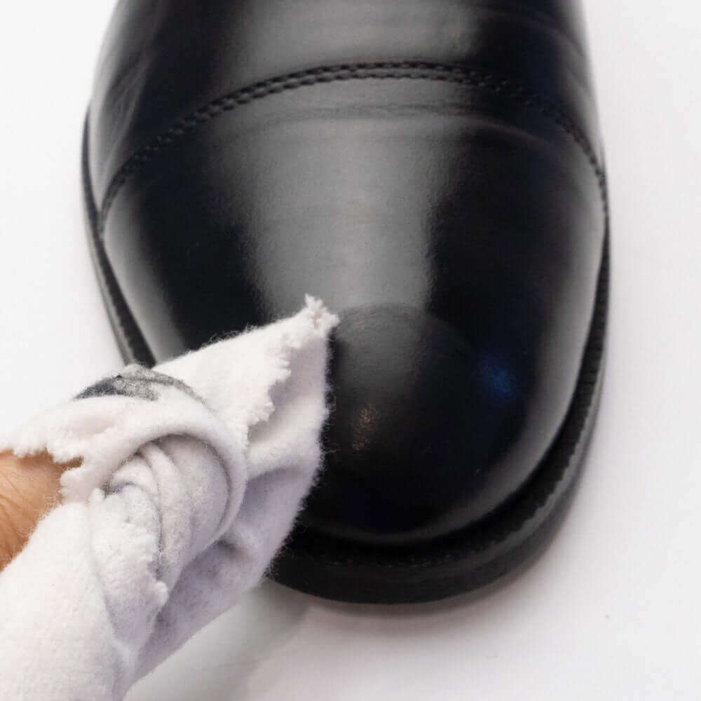 KIWI シューポリッシュ 中缶 黒｜鏡面磨き、ハイシャイン仕上げ用