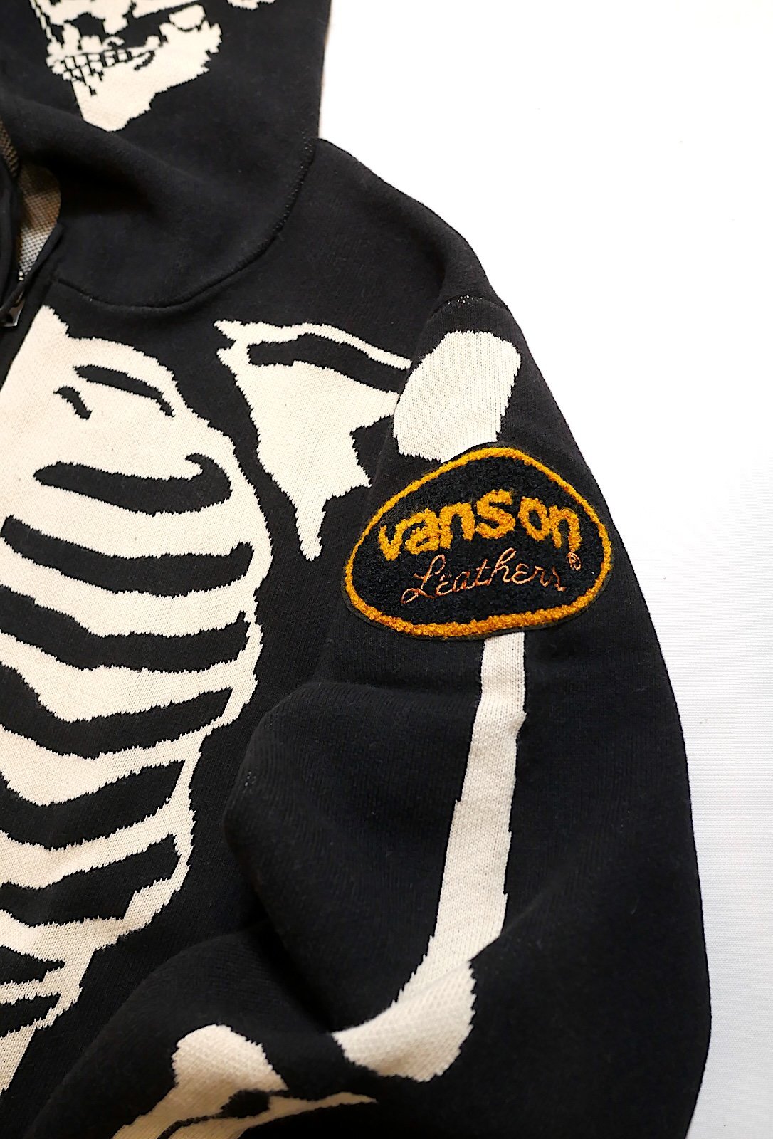 VANSON (バンソン） X-REY スカルボーンジャガード ニット ジップ