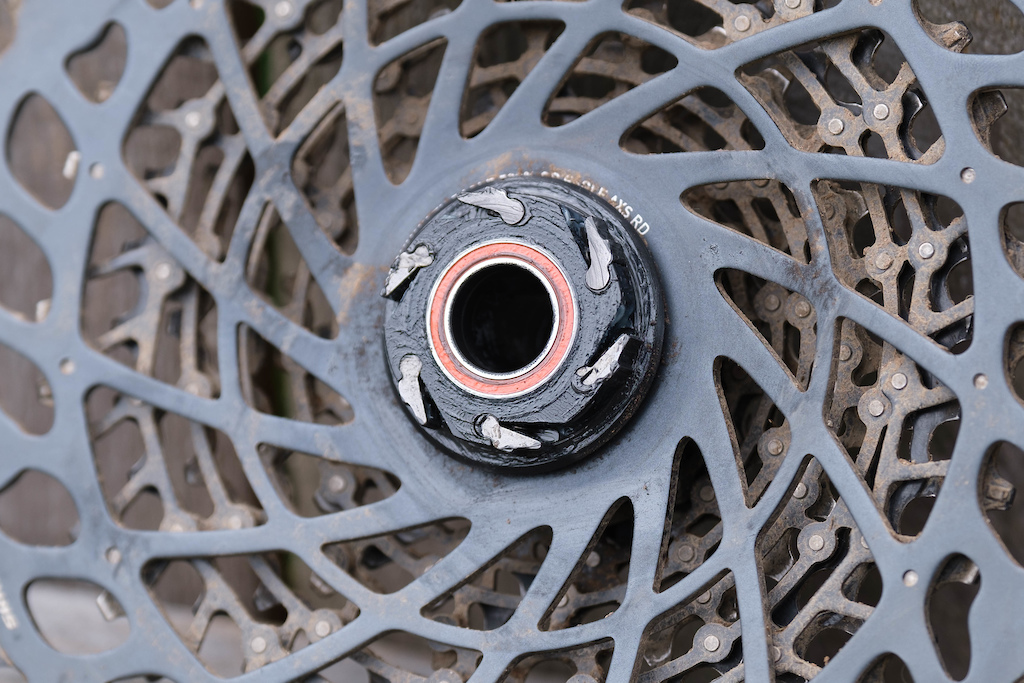 Review: Bontrager's New $1300 Line Pro 30 Carbon Wheels - Pinkbike