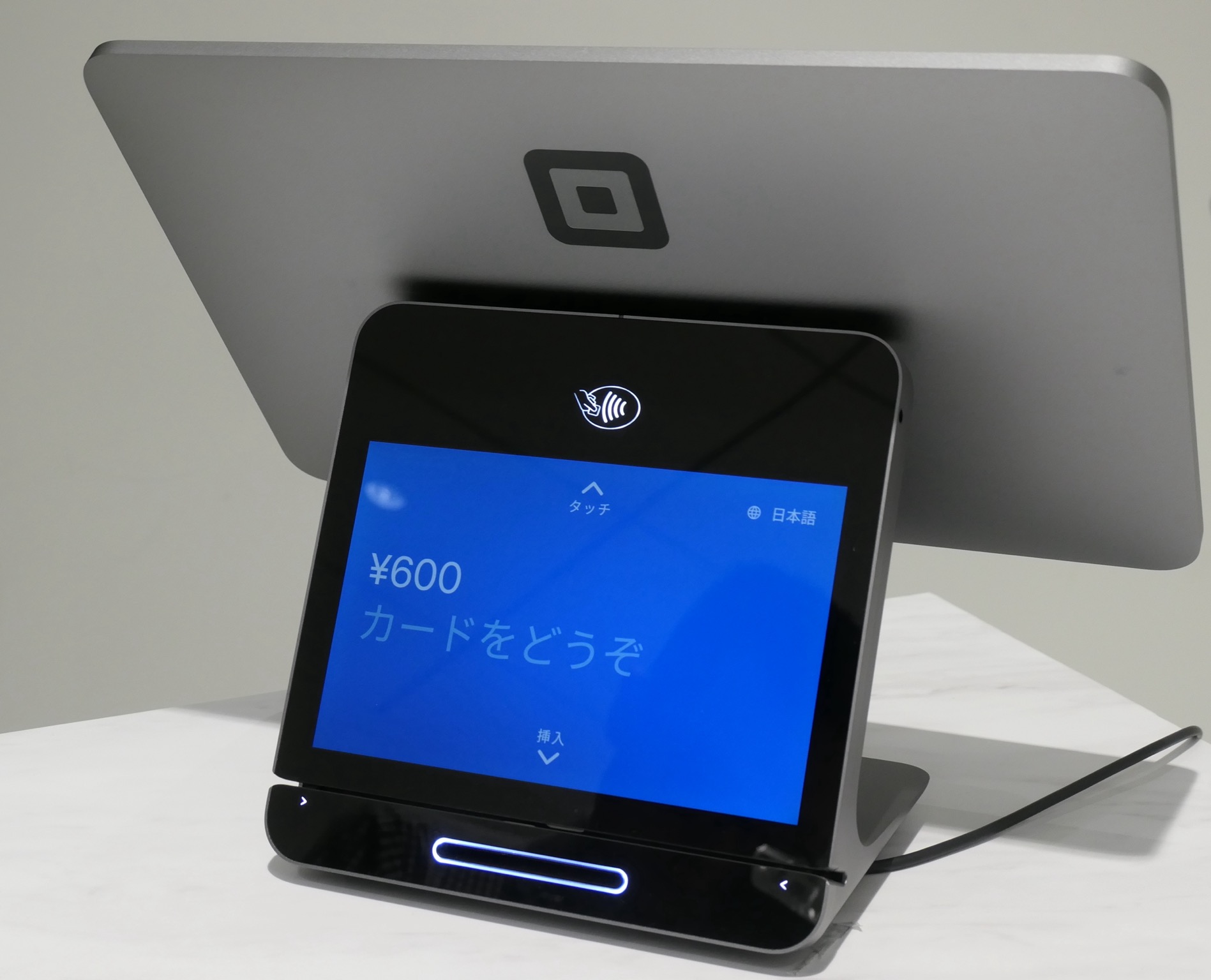 Squareからまたしてもオシャレすぎる新決済端末、2画面搭載で9万円を