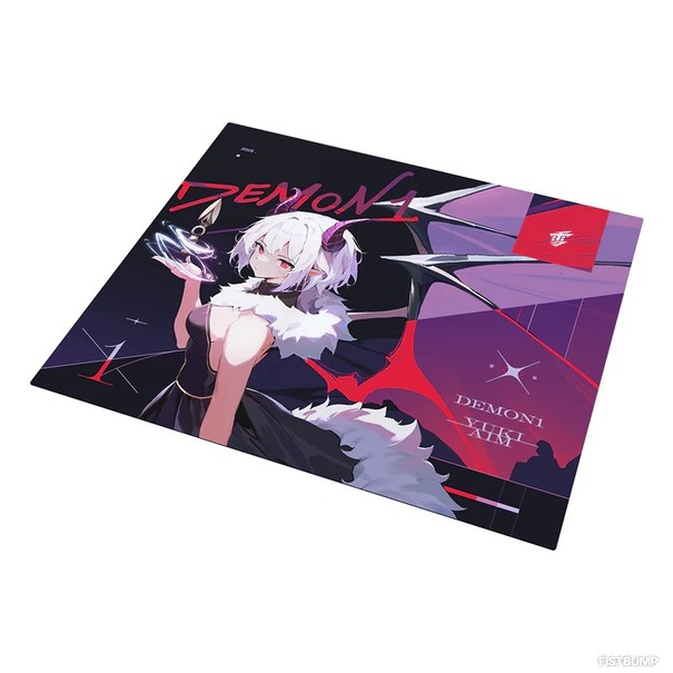 Yuki AimとDemon1のコラボマウスパッドが発売！布・ガラスの2種展開