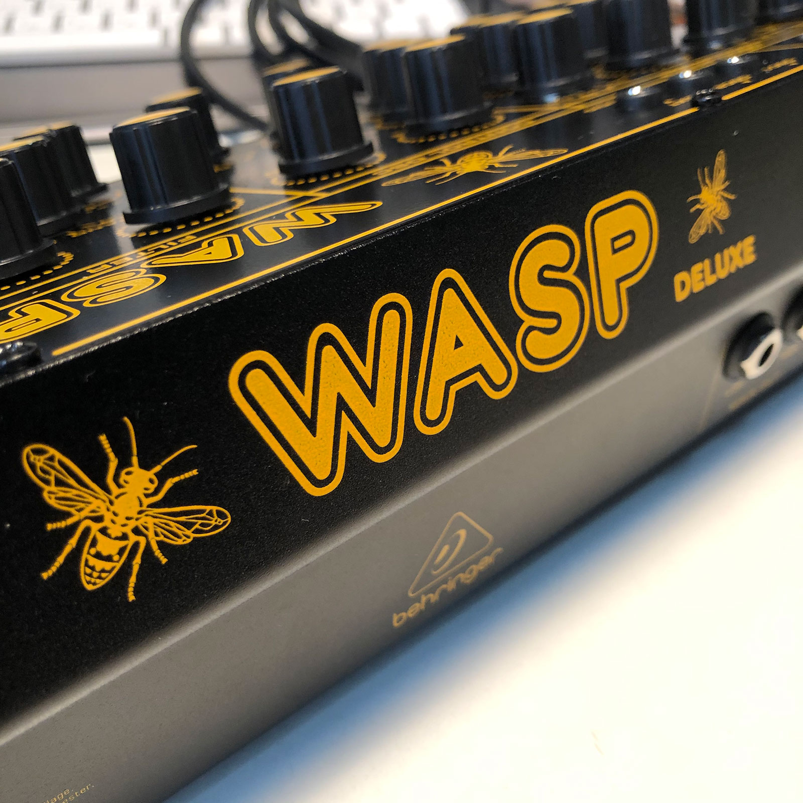 Behringe が蘇らせる伝説の名機「TD-3」「WASP Deluxe」を一足お先に
