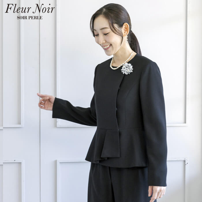 エレガントなパンツスーツ 11号・ブラック｜東京ソワールオンライン