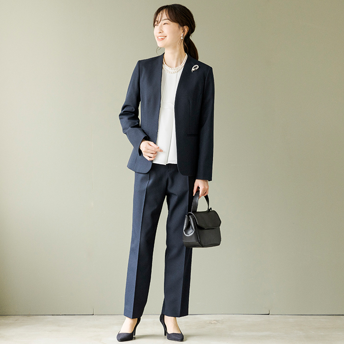洗える｜定番ネイビーパンツスーツ 13号・ネイビー｜東京ソワール