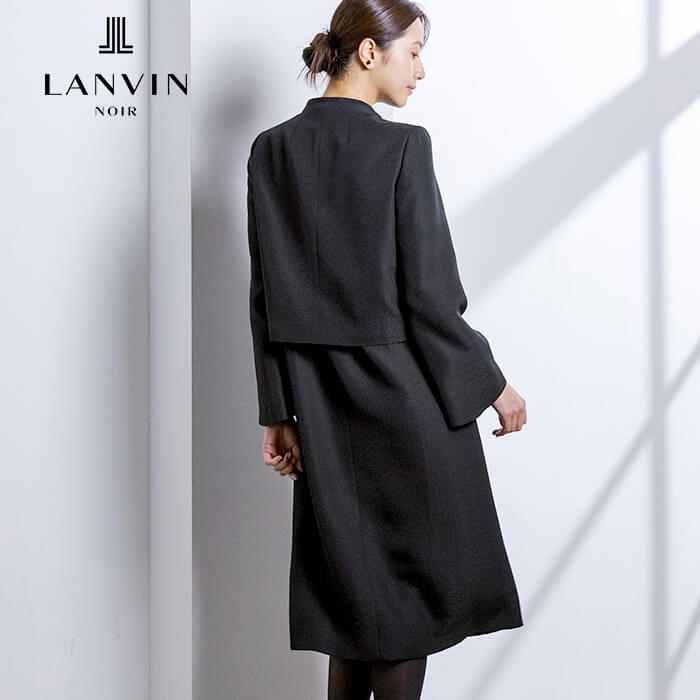 コサージュ付きJLシルクのアンサンブル 11号・ブラック｜東京