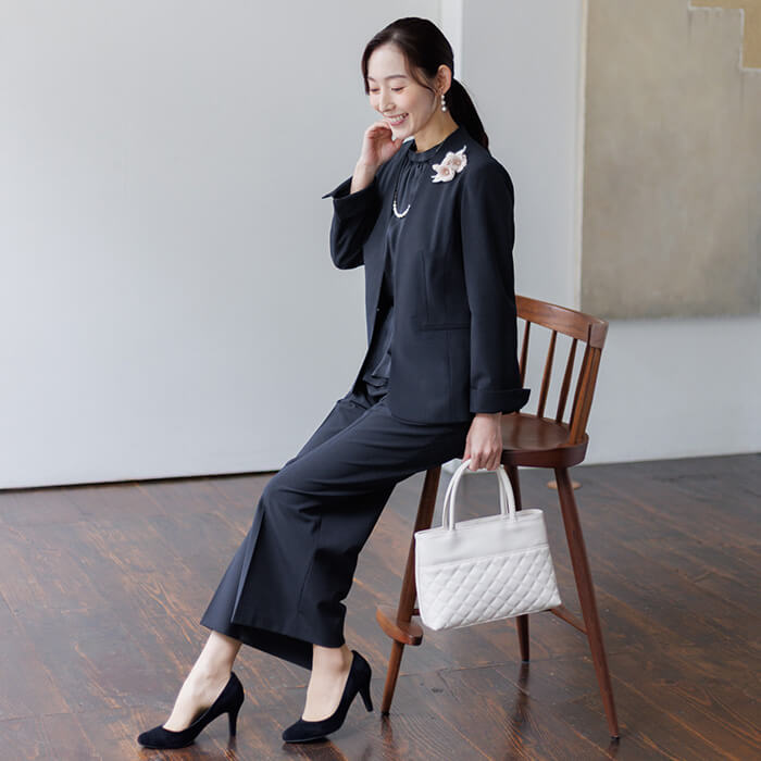 洗える｜大人の頼れるパンツスーツ 19号・ネイビー｜東京ソワール