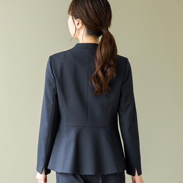 洗える｜定番ネイビーパンツスーツ 15号・ネイビー｜東京ソワール