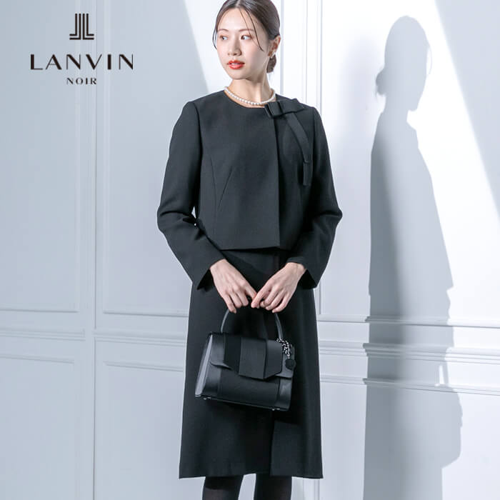 JLチャーム付きブラックバッグ ・ブラック｜東京ソワールオンラインストア