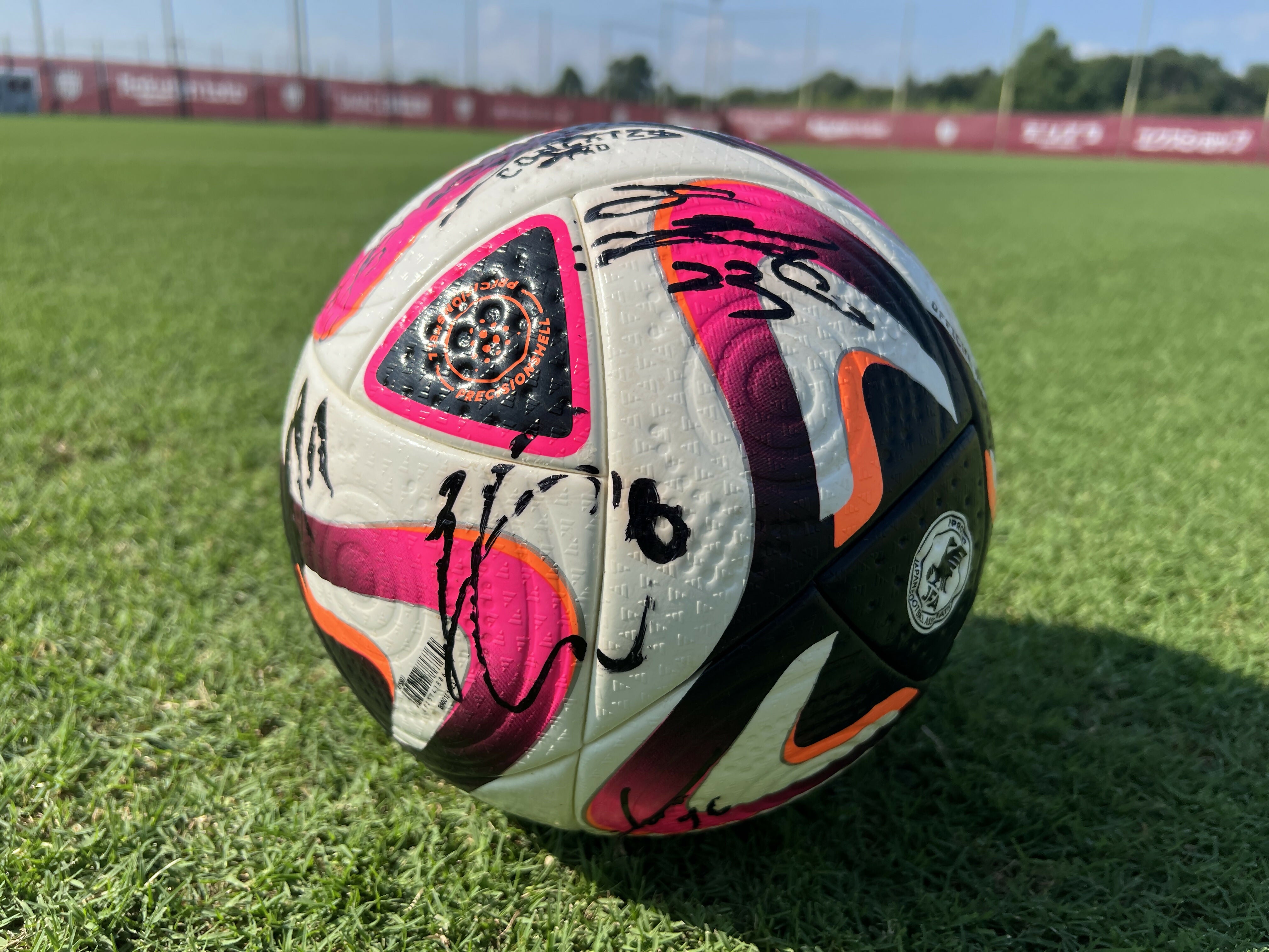 複数選手] 2024 Jリーグ公式球 (直筆サイン入り・実使用) – Fun Portal