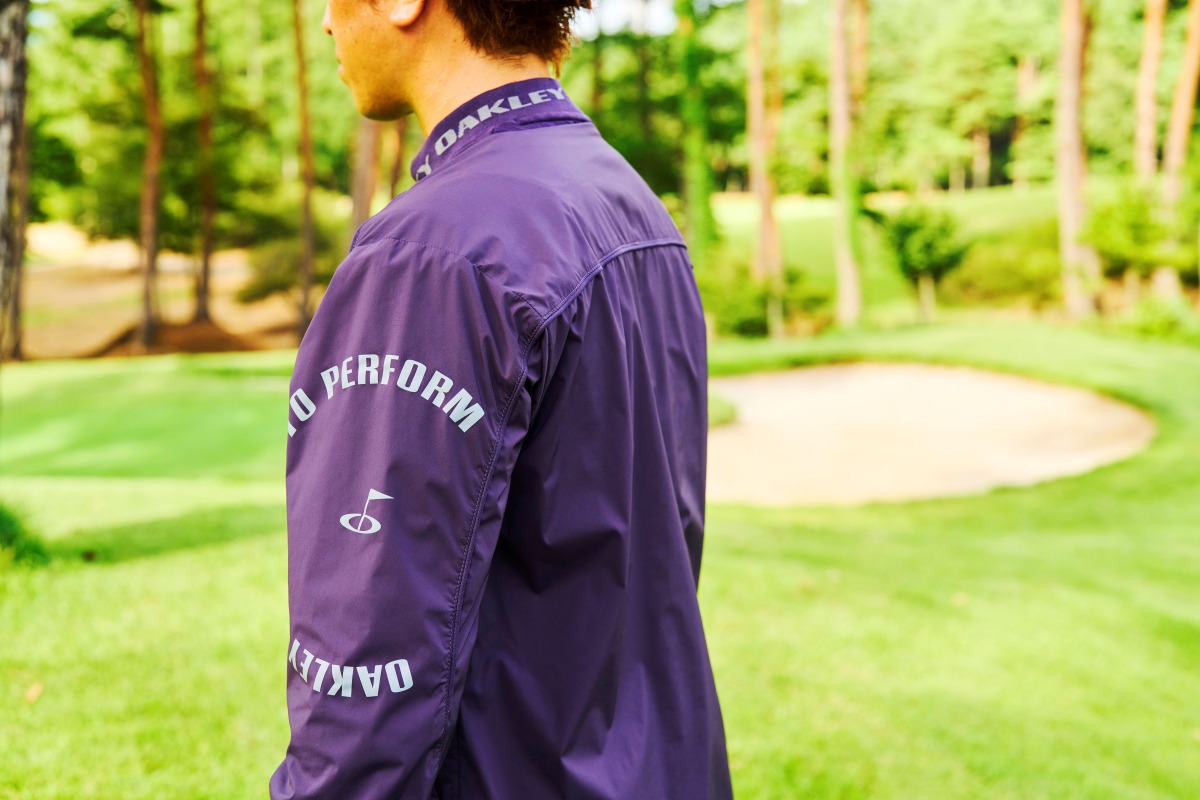 高機能でトレンドなデザイン。「オークリー」のお洒落ゴルフウェア