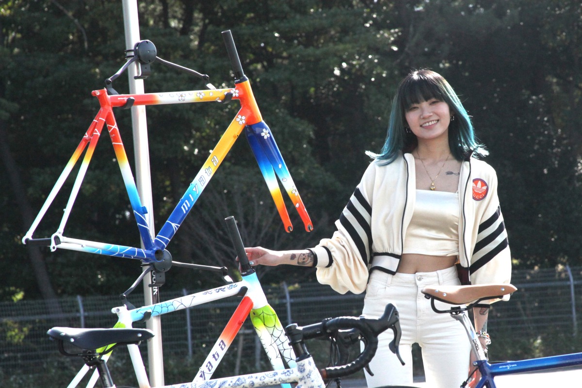 タトゥーアーティストとミヤタがコラボ。限定41台の完成車が発売