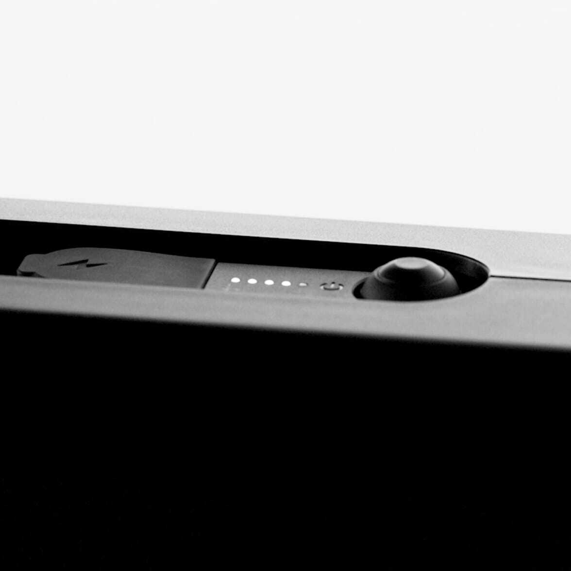 VanMoof（バンムーフ）から着脱式「PowerBank」が登場！最大100㎞の