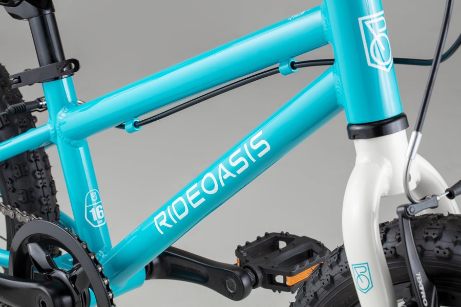 RideOasis×ヨツバサイクル」コラボ限定カラーのキッズバイクが登場