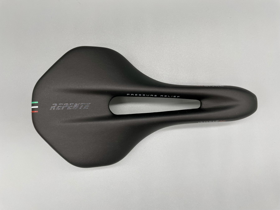 NJS認定を受けた高品質サドル「Quasar 2.0Crmy（クロモリ）」が新登場