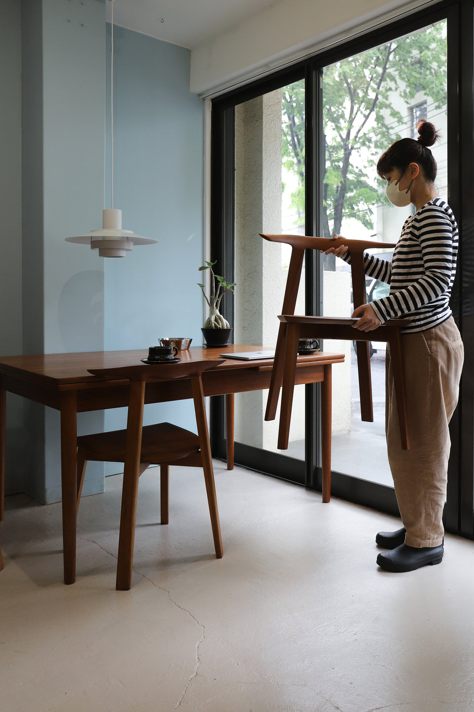 シムアームチェア ダイニングチェア 椅子 チェリー材/KOMA × KAJA Sim