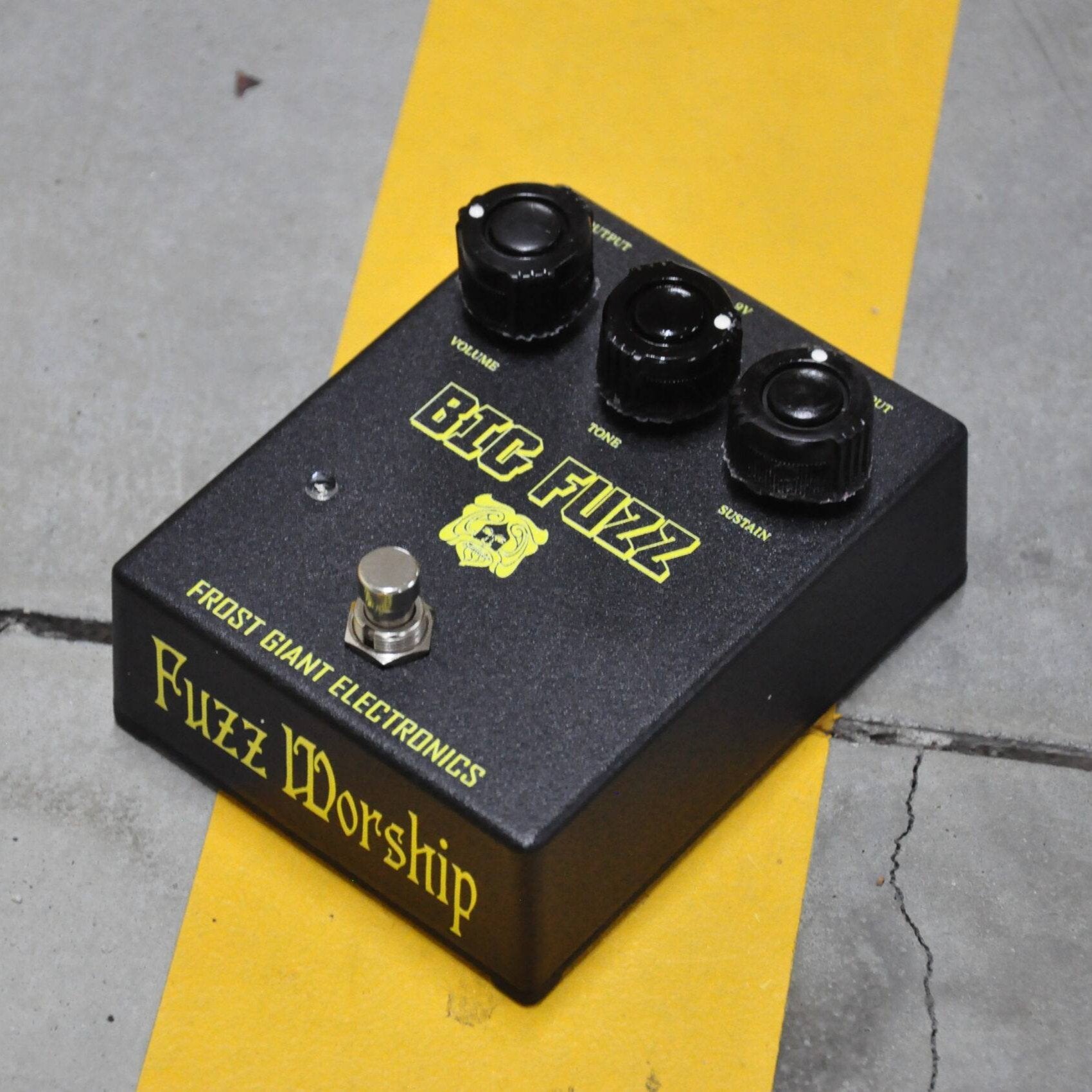 Frost Giant Electronics Big Fuzz - Black Russian – Fuzz n Buzz