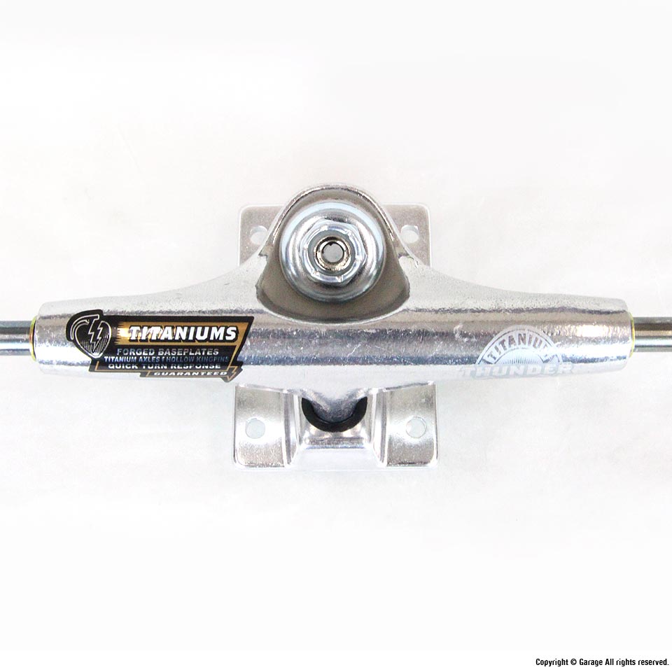 THUNDER TRUCKS POLISHED TITANIUM LIGHTS 145 SET スケートボード