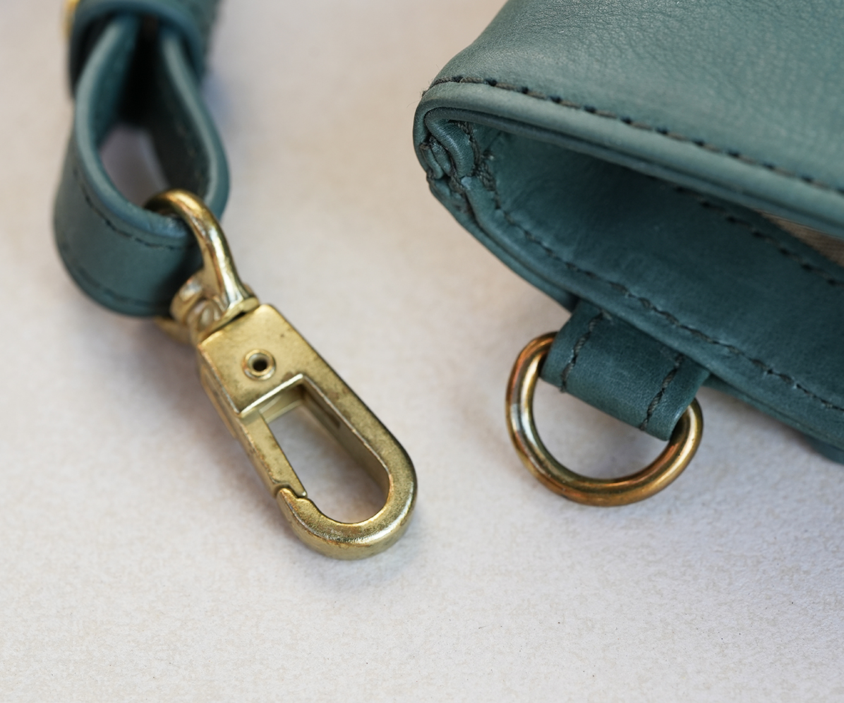 WEB限定】カーフ スマホショルダー｜商品一覧 | 革財布、バッグの