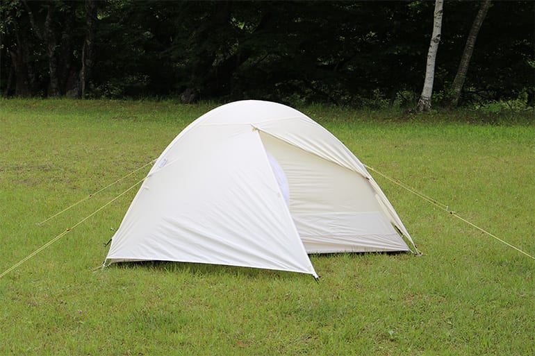 おにぎりの中で海苔を敷いて明太子の中で眠る。「山と食欲と私」と