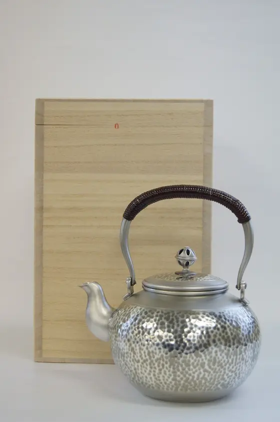 銀製 湯沸(槌目) 4寸/5寸 ｜ 内藤銀器製作所