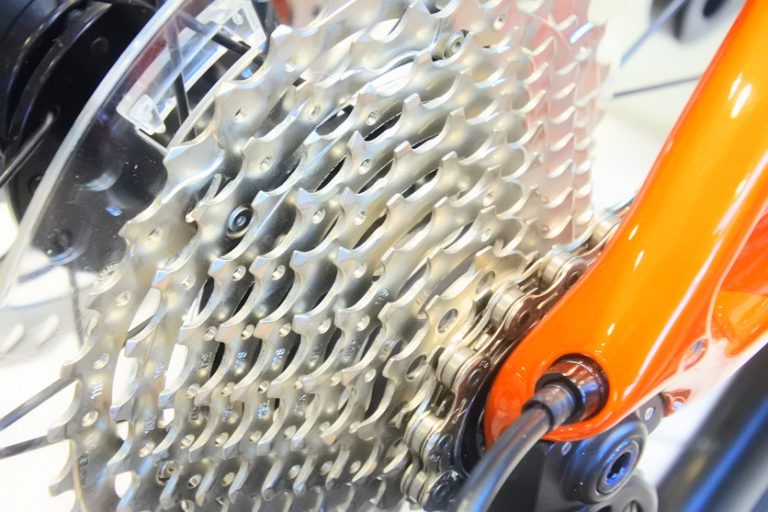 スタッフのカスタマイズ】意外と奥が深いカセットスプロケット