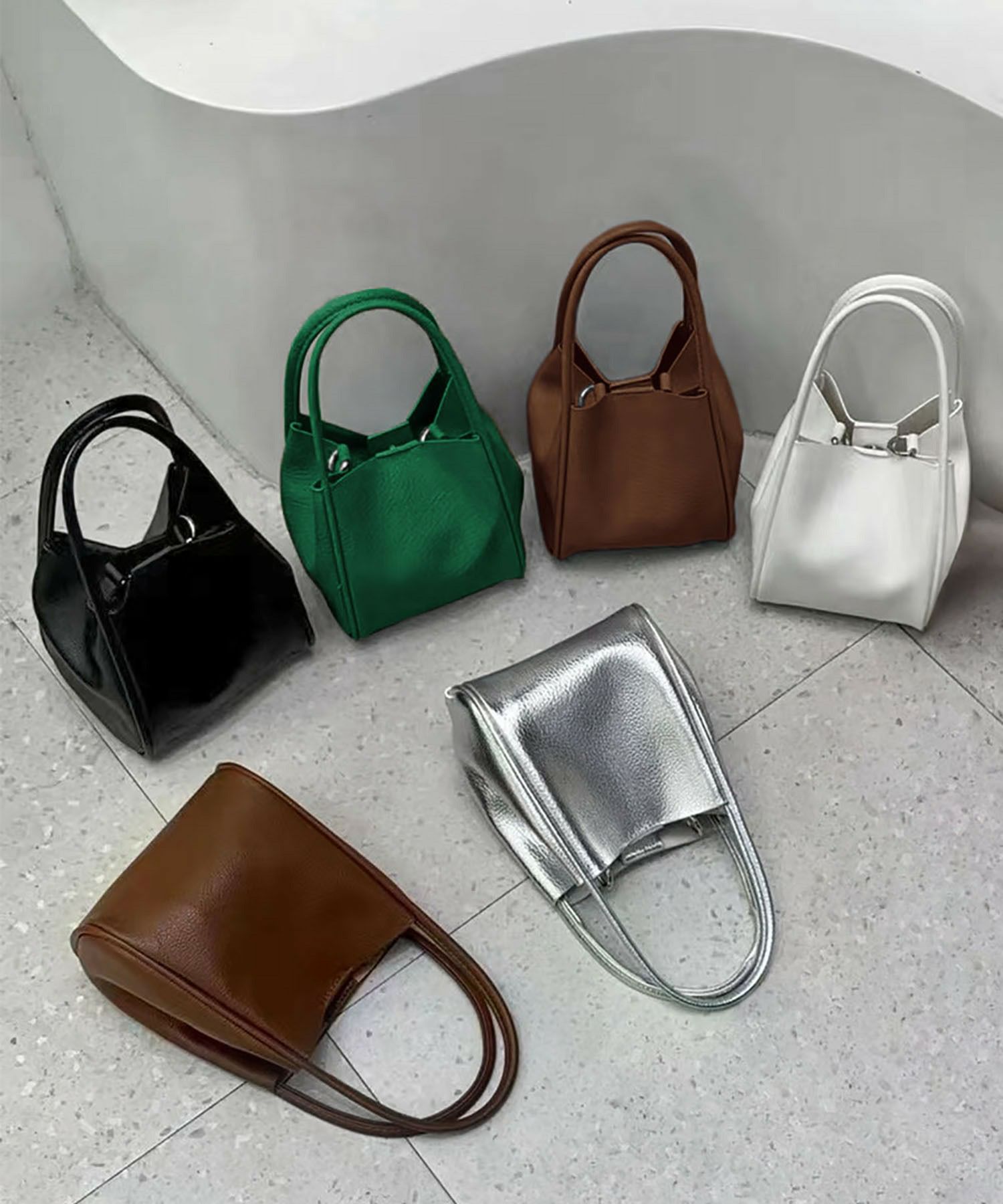 デイリー・カジュアル対応 | レザーミニトートバッグ・ポーチ付き