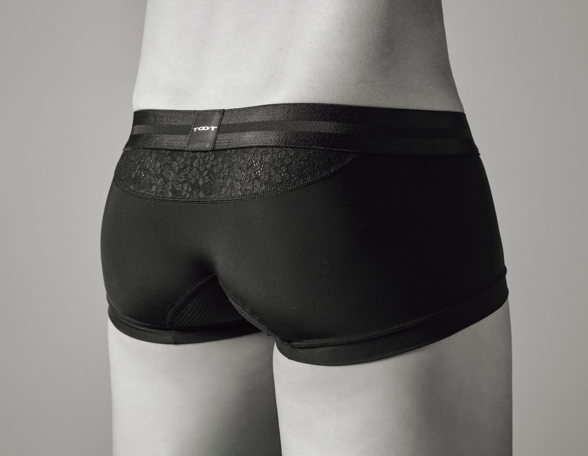 創刊20周年特別企画】GOETHE×TOOTコラボ第三弾、大人のためのブラック