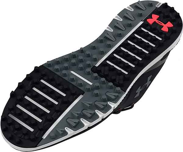 アンダーアーマー』のゴルフシューズは「機能的でかっこいい」 履き
