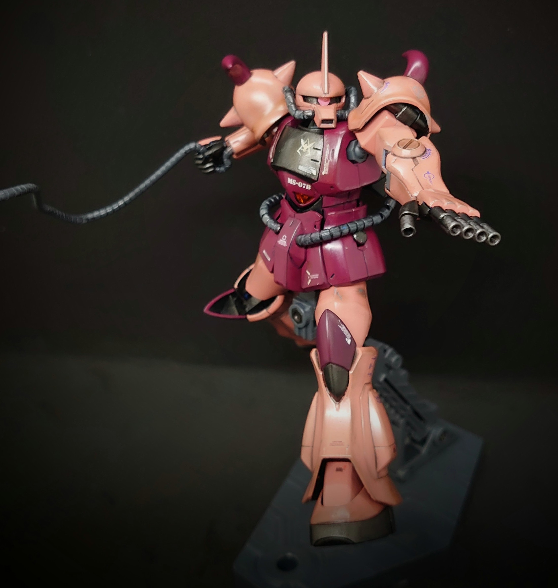 MS-07B グフ（シャア専用）｜shuzさんのガンプラ作品｜GUNSTA（ガンスタ）