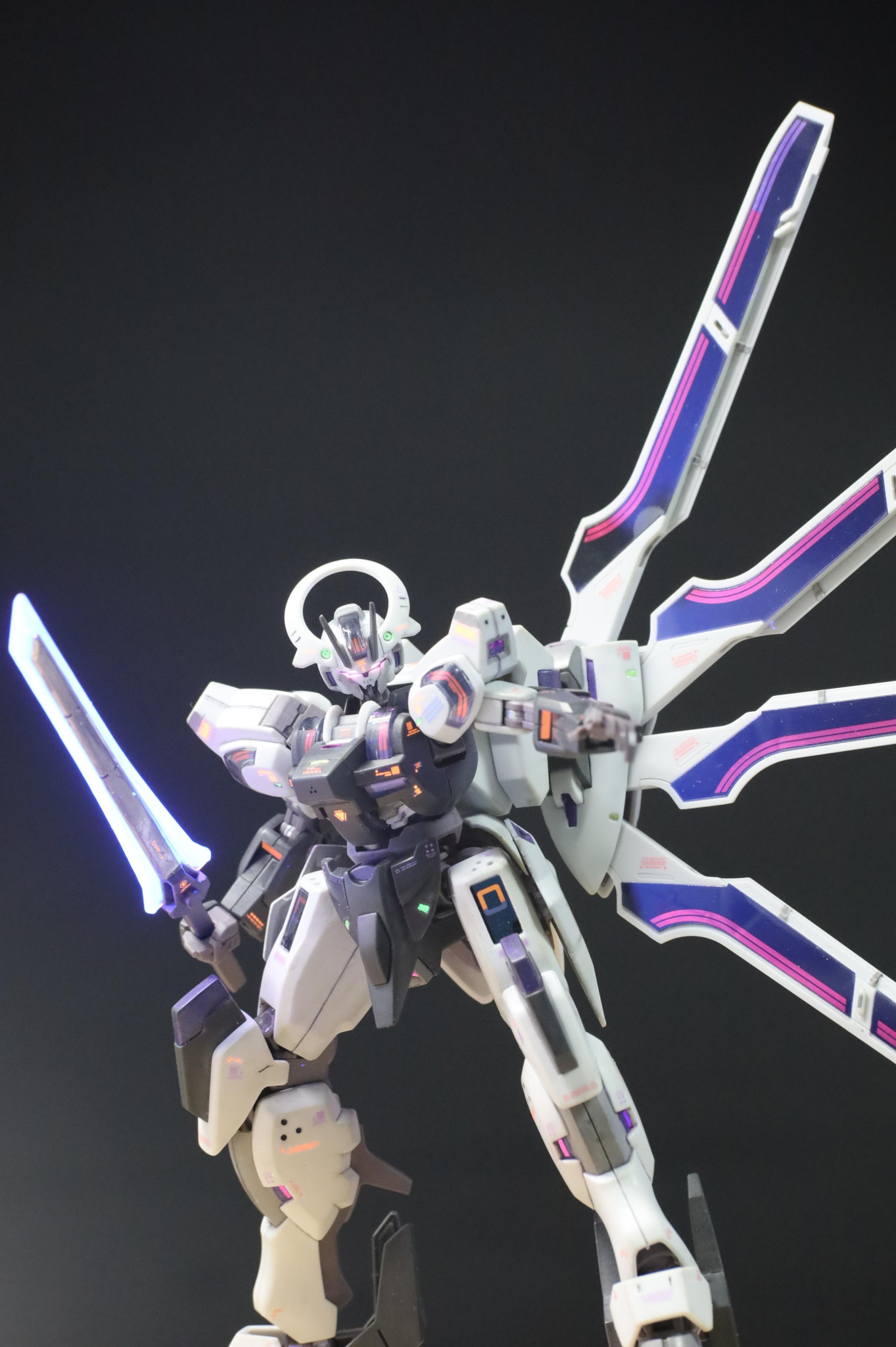 HGガンダムシュバルゼッテ/蛍光デカール｜Miiyaさんのガンプラ作品