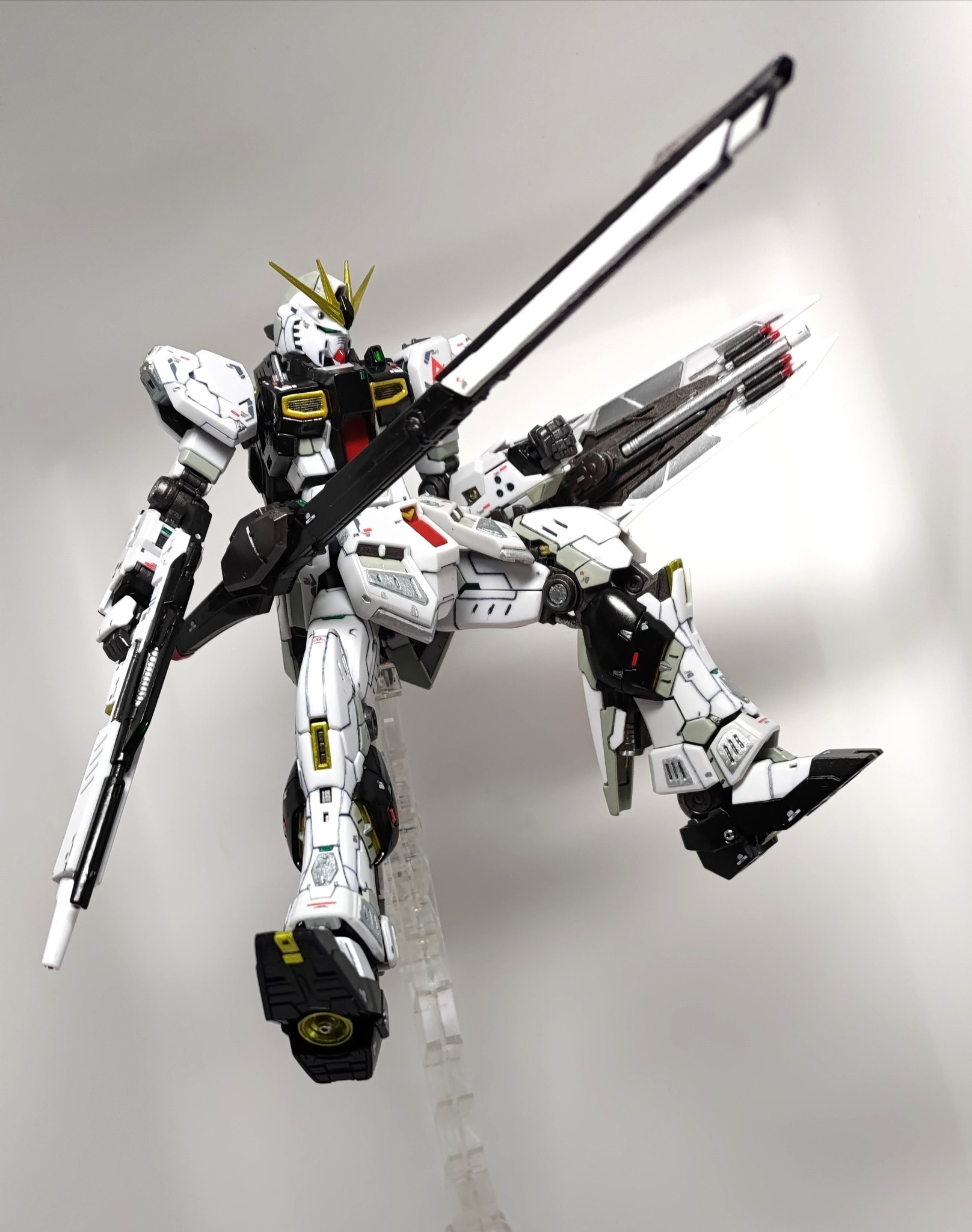 RG νガンダム ダブルフィンファンネル 改造｜Zelphenさんのガンプラ