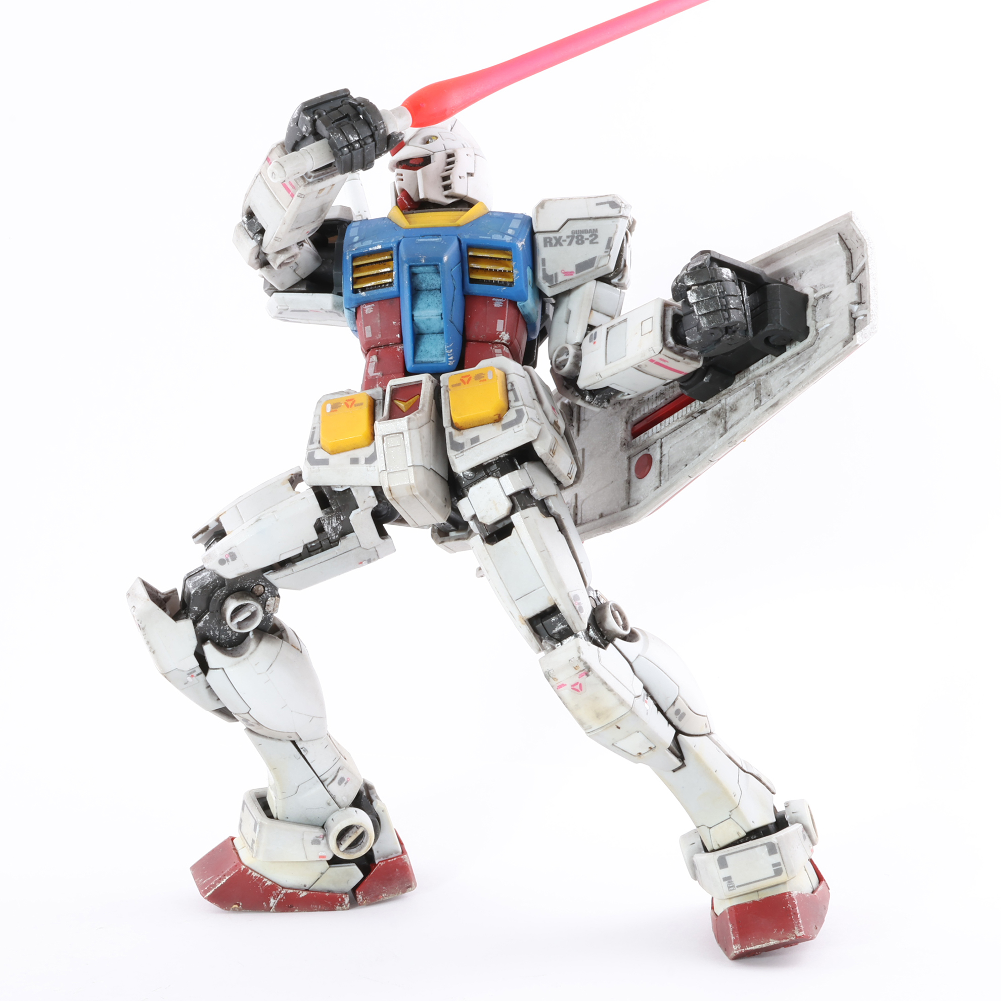 RG RX-78-2ガンダム【成形色+ウェザリング】｜moolio_plaさんの
