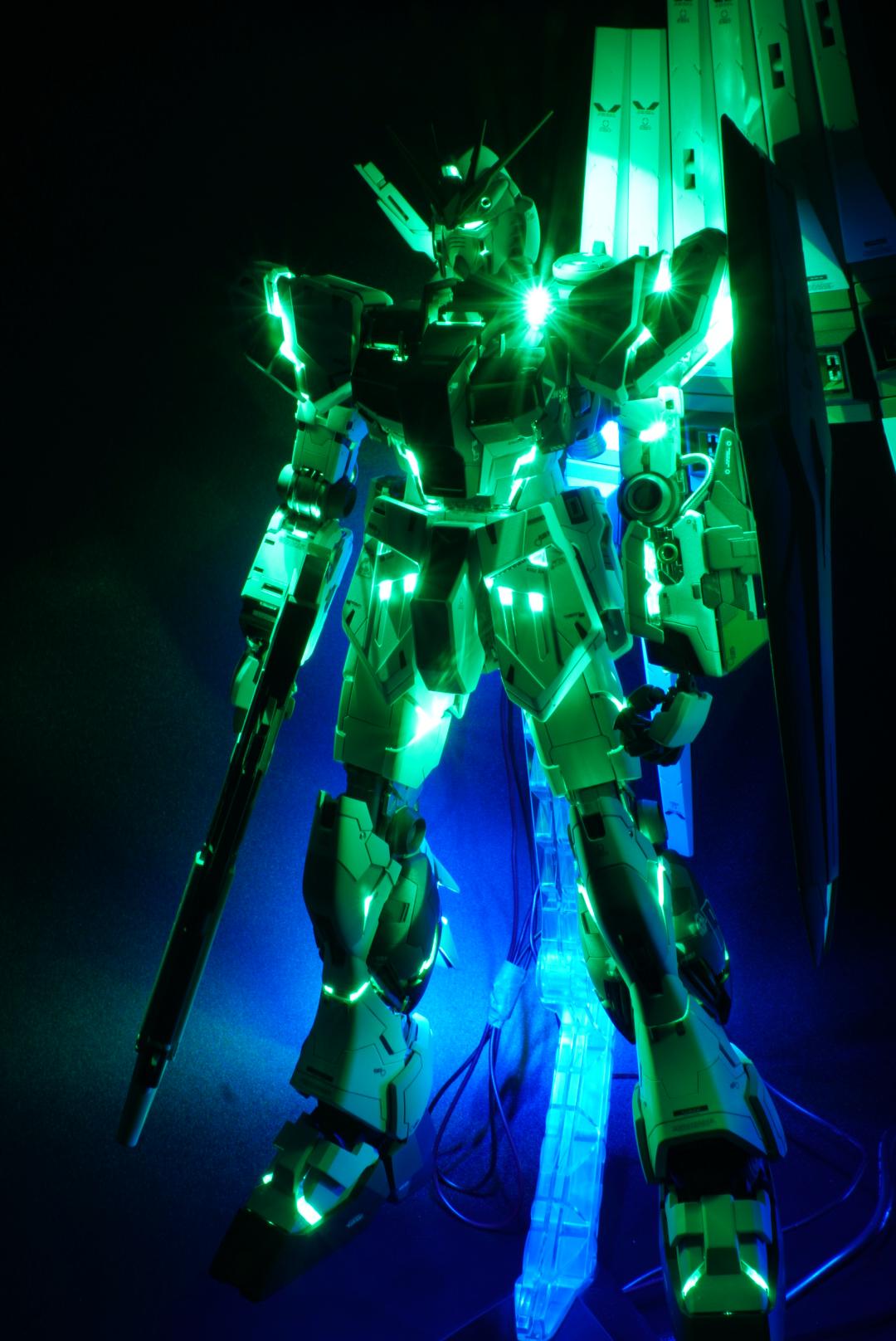 νガンダム サイコフレーム フル電飾｜田坂支店長さんのガンプラ作品