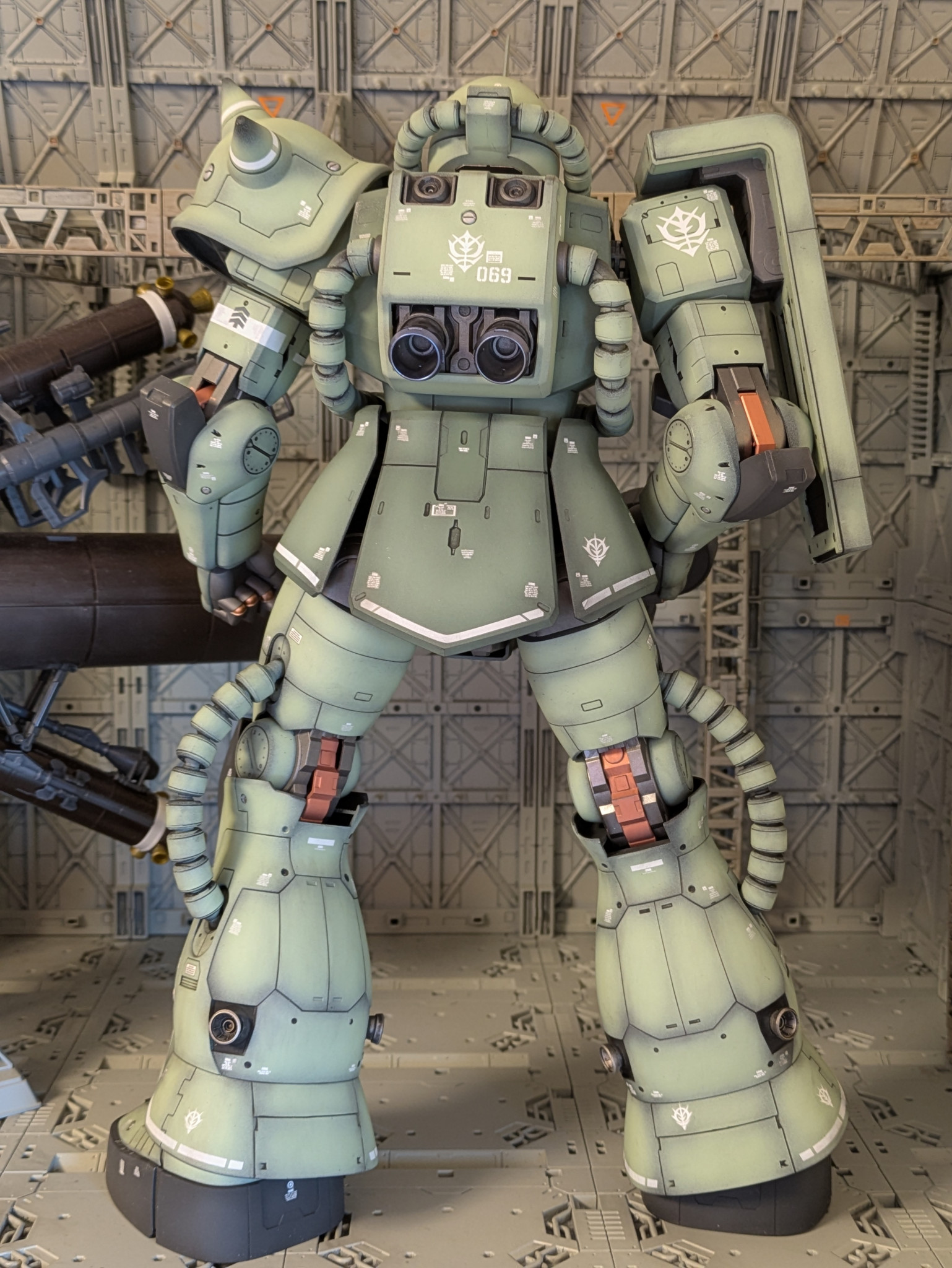 超びっくり⁉️スケール メガサイズ ザク｜SAYAKAFUさんのガンプラ作品