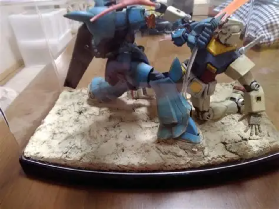 グフvsガンダム 砂漠ジオラマ｜ちっぷさんのガンプラ作品｜GUNSTA