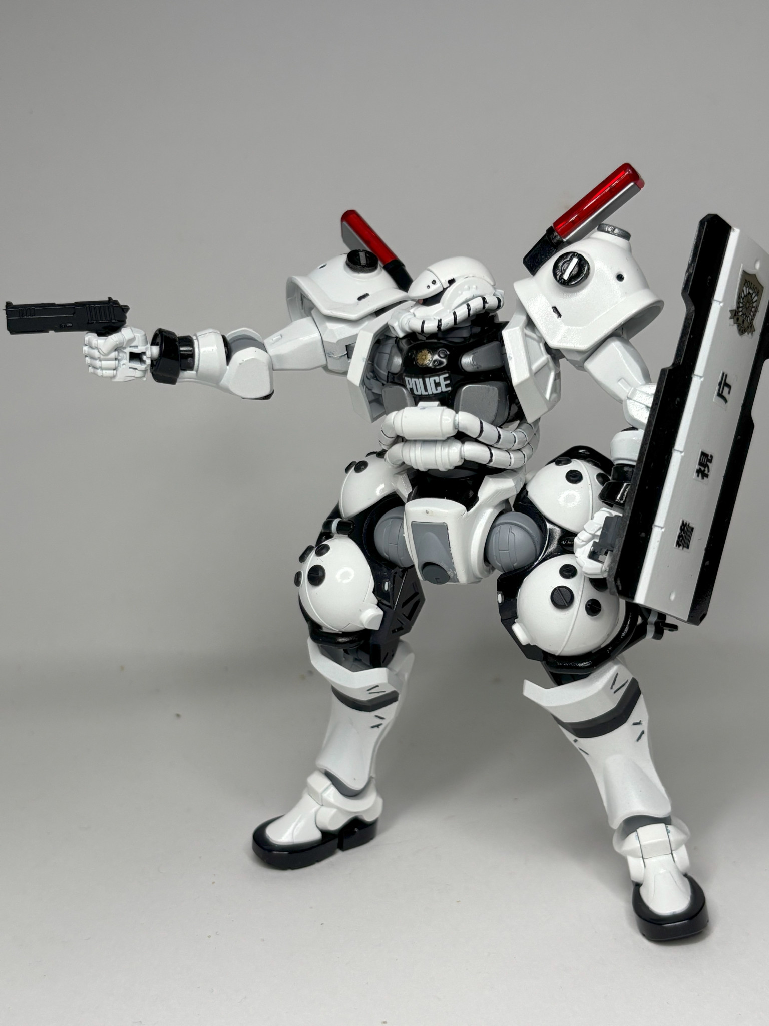 県警ザク｜あるばこあさんのガンプラ作品｜GUNSTA（ガンスタ）