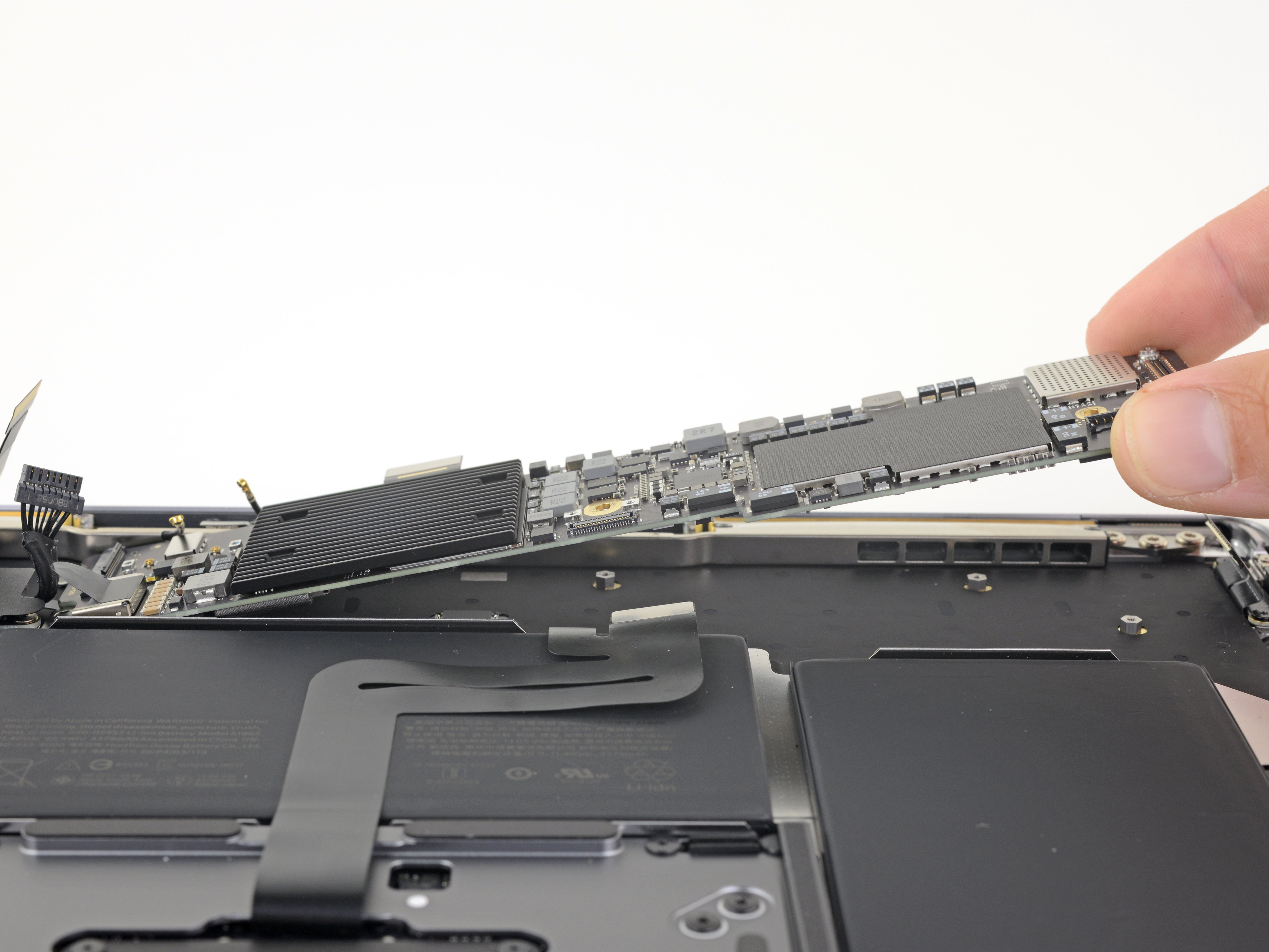 MacBook Air 13インチ Retina Display 2019 ロジックボードの交換