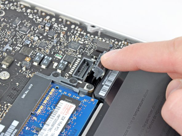MacBook Pro 13インチ Unibody Early 2011のディスプレイの交換